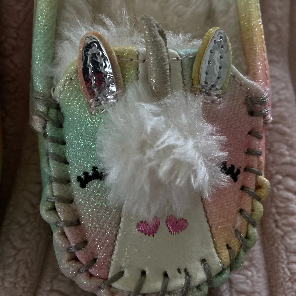 Self Esteem Capricorn footwear